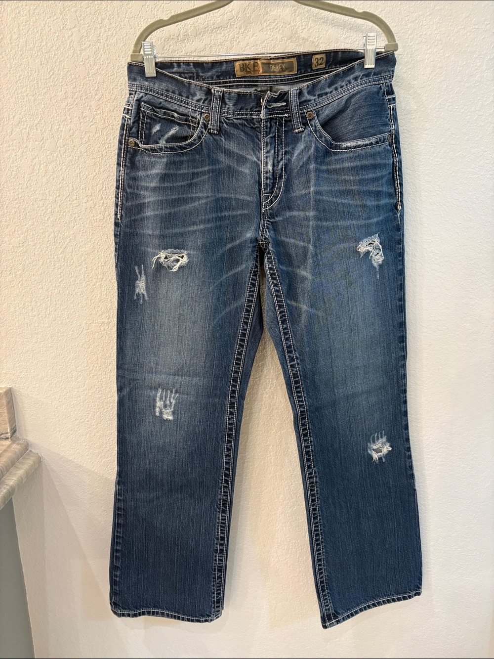 Buckle BKE Derek Denim Men’s Distressed Blue Jeans Size 32